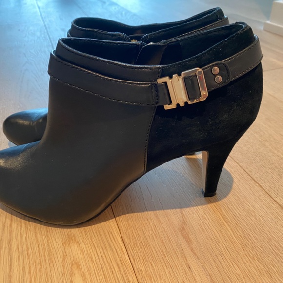 Vince Camuto Booties - Picture 2 of 3